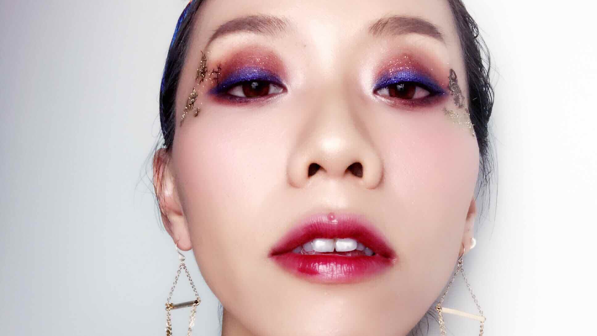 美女换装,手机超好玩! 美女换装,手机超好玩!