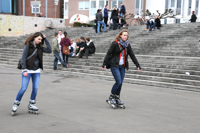 CF滑步指南：优雅动作一网打尽！