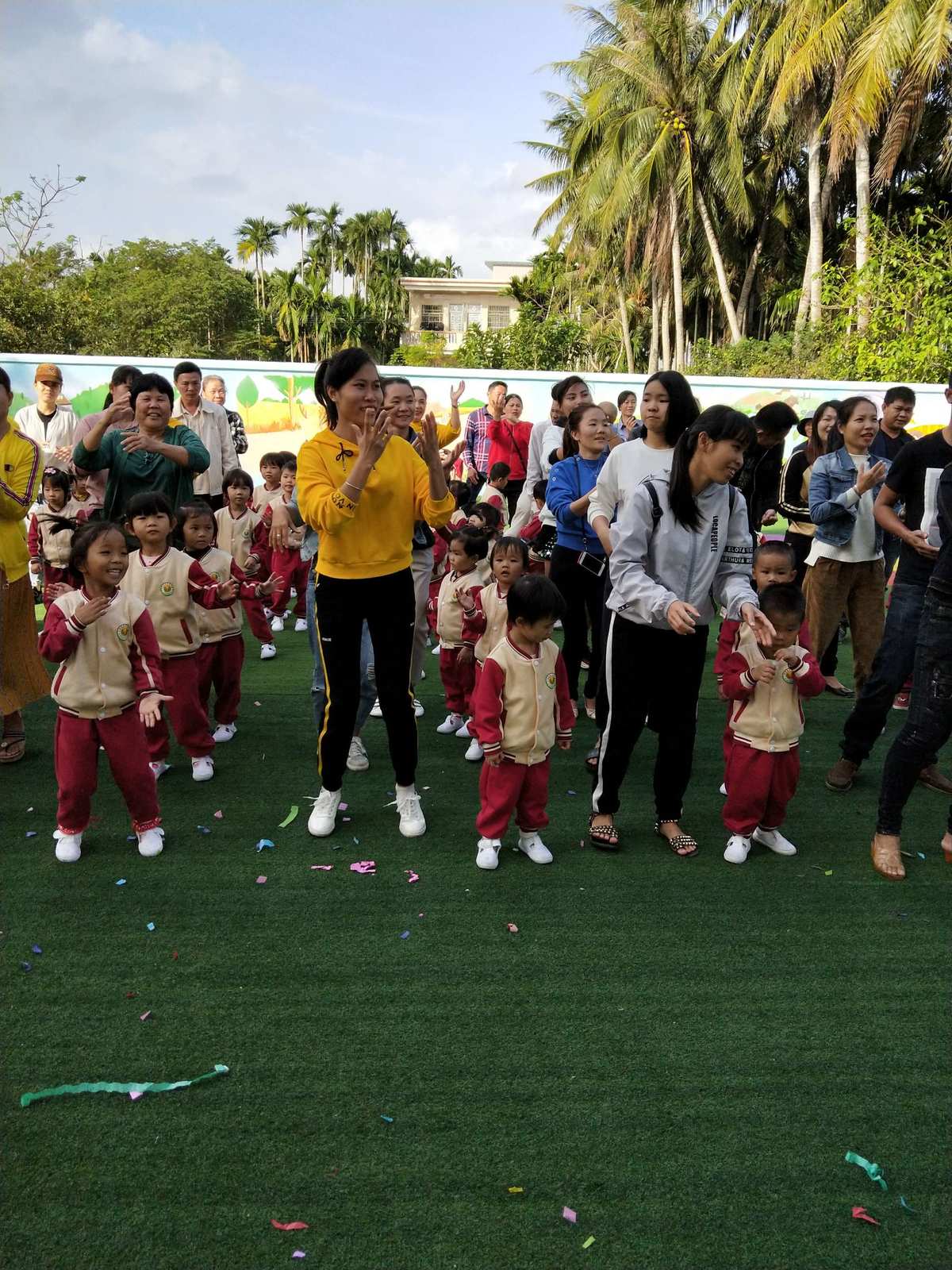 亲子律动园幼儿游戏视频_幼儿园亲子律动游戏_亲子律动园幼儿游戏有哪些