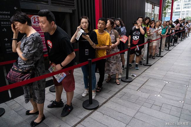 排队游戏：优衣库之旅