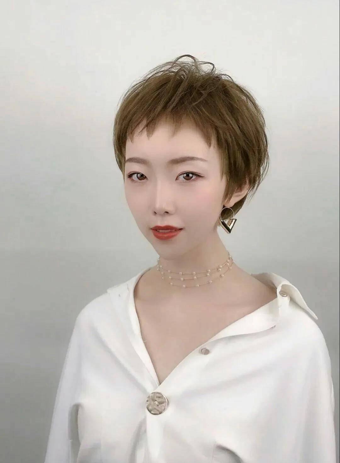 长脸发型设计_脸型发型设计图_脸长啥发型好看