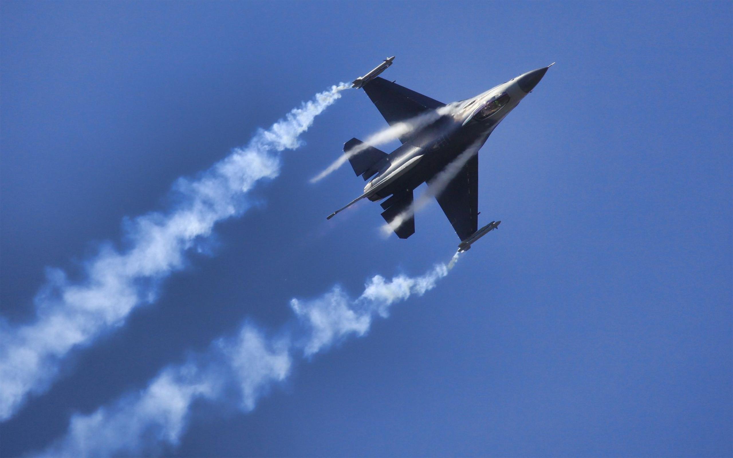 f16战斗机游戏_战斗机游戏破解版_战斗机游戏模拟器