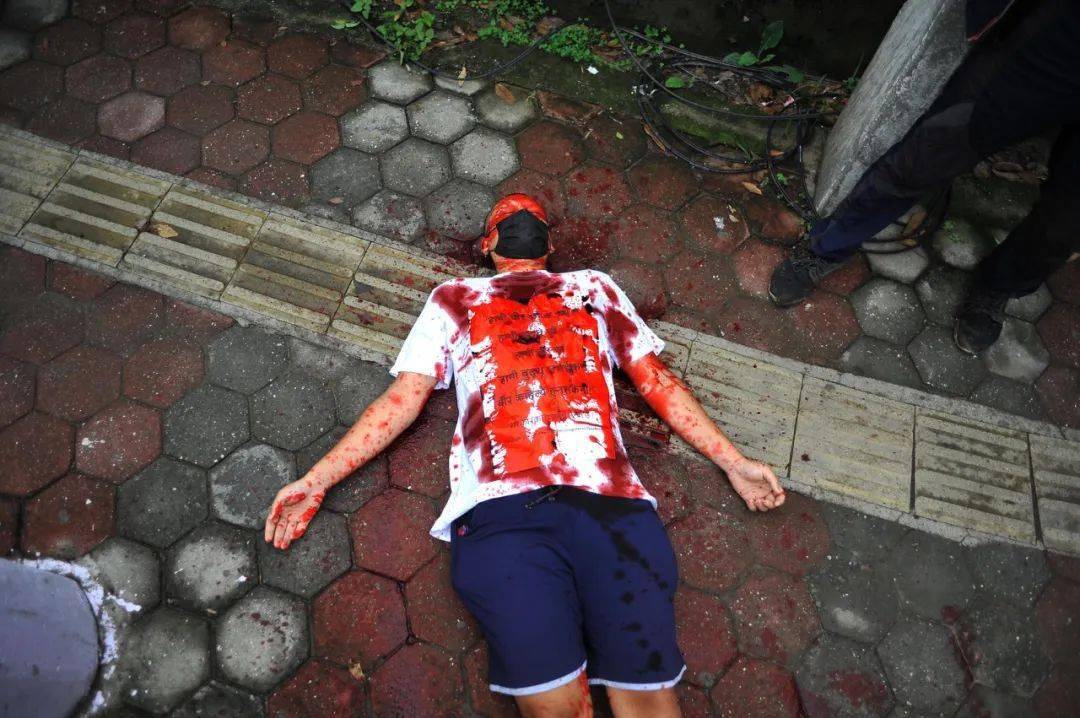 自杀 游戏_我在自杀游戏_自杀空间游戏