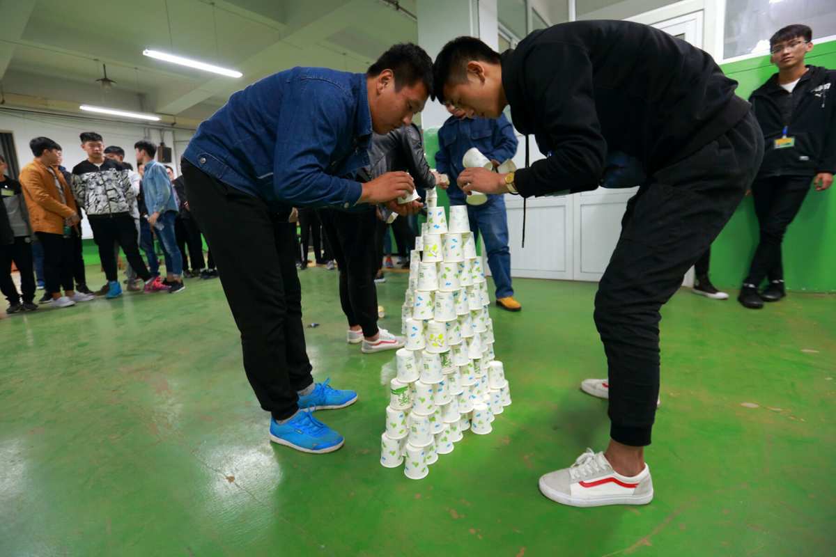 智力游戏杯子叠叠乐玩法_叠杯子游戏_叠杯子的游戏