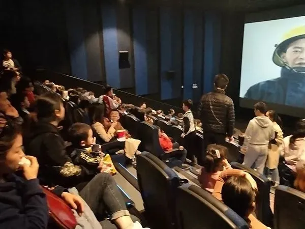看丧尸片用什么看_箕黃片看r一下_在哪看片