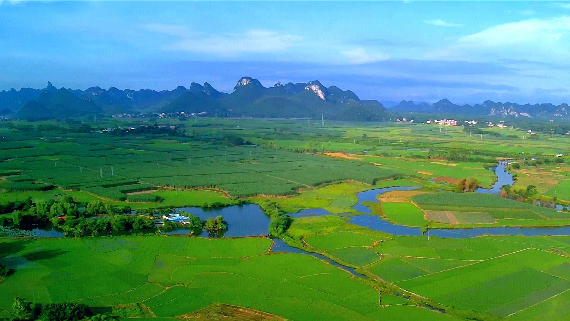 我多想回到家乡再回到她的身旁是什么歌_我多想回到家乡再回到她的身旁是什么歌_我多想回到家乡再回到她的身旁是什么歌