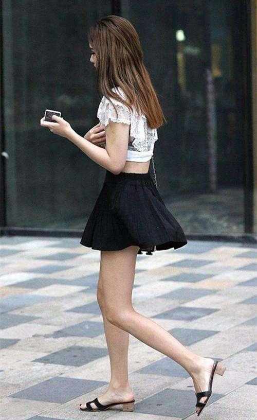 美女掀起裙子游戏小程序_美女掀起裙子游戏小说_掀起美女裙子小游戏