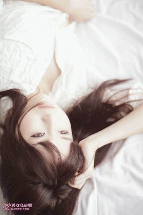 性感翘臀美女_美女性感翘臀丝袜透明图片_性感牛仔裤翘臀美女跳舞