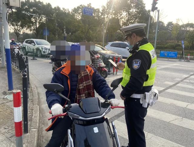 上海交警app_交警上海道大队_交警上海话