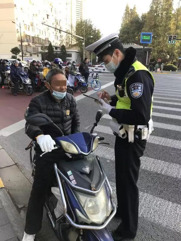 上海交警app_交警上海道大队_交警上海话