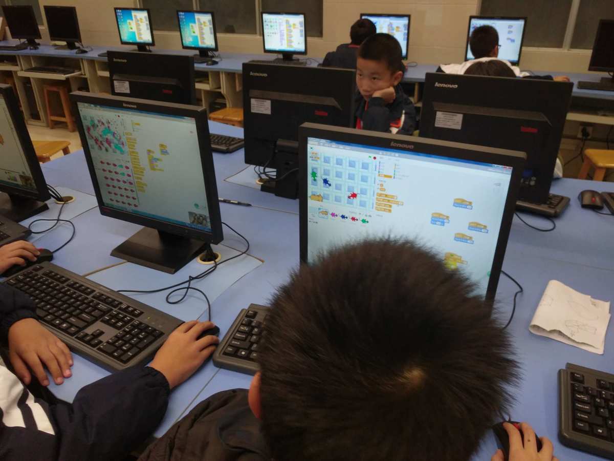 手机编程制作游戏_手机上怎么编写游戏_手机编写小游戏程序