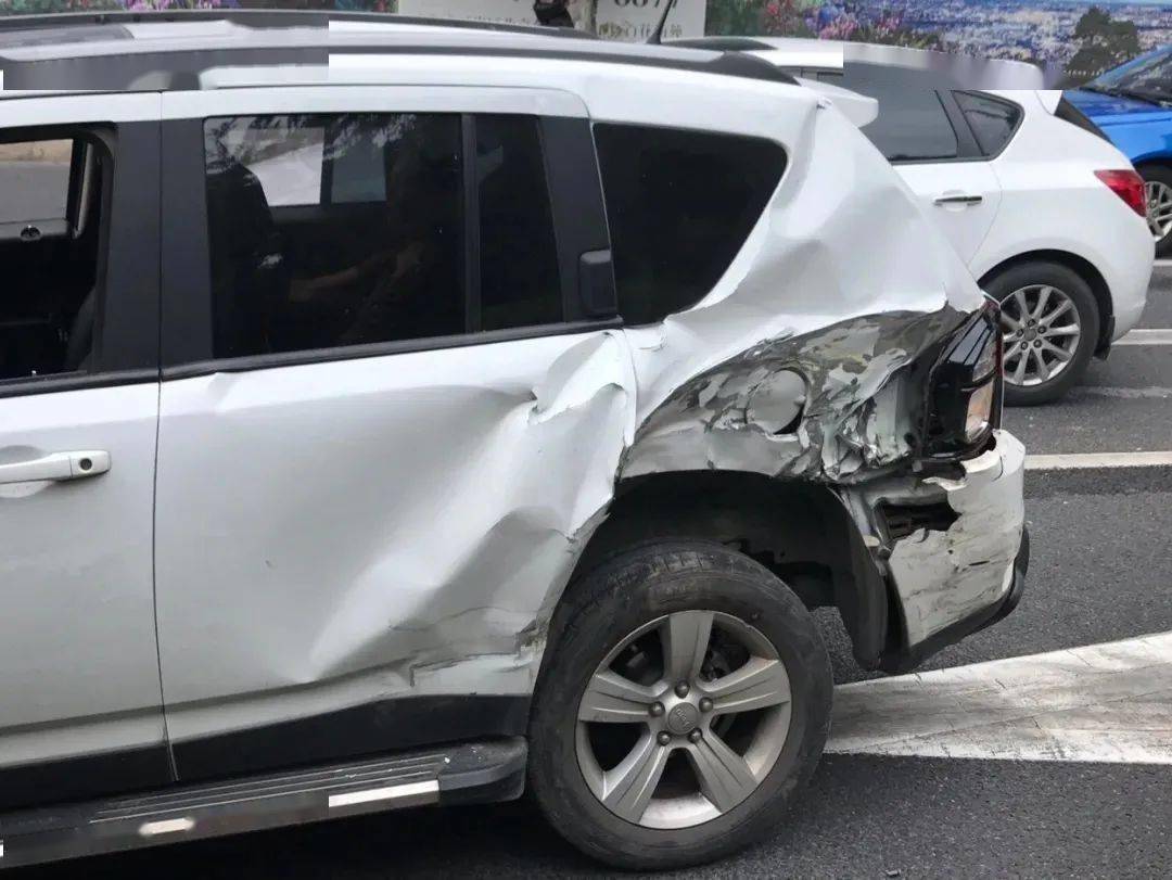 车祸视频模拟器_真实车祸的手机游戏视频_视频车祸真实手机游戏