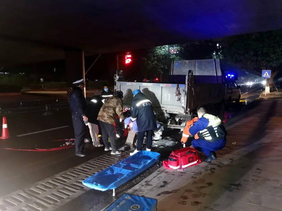 车祸模拟游戏_手机游戏车祸模拟_车祸模拟手机游戏大全