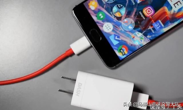 手机玩游戏会老化吗吗_老化玩手机游戏会怎么样_手机老玩游戏影响寿命吗