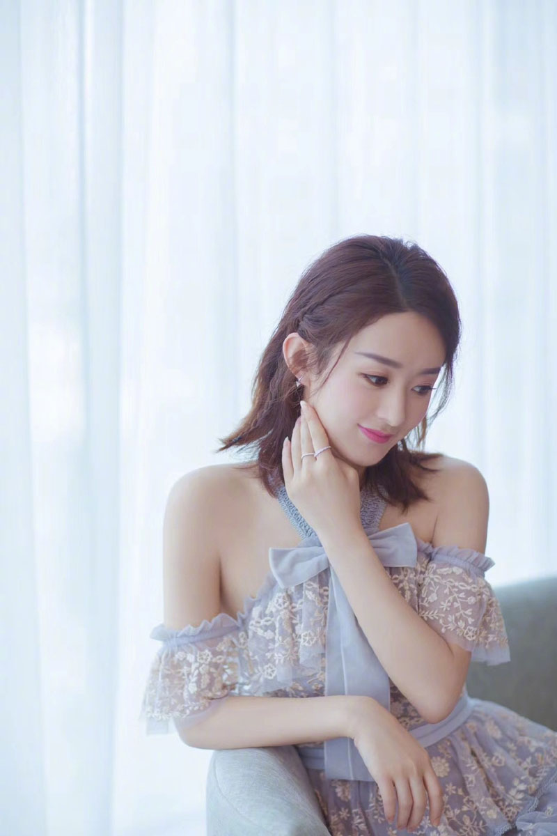 赵丽颖玩什么手机游戏_赵丽颖忘关手机游戏了_忘记赵丽颖