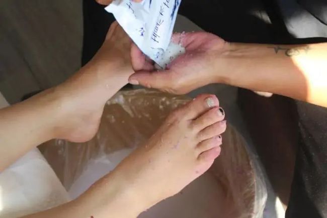 舔足_舔足_舔足