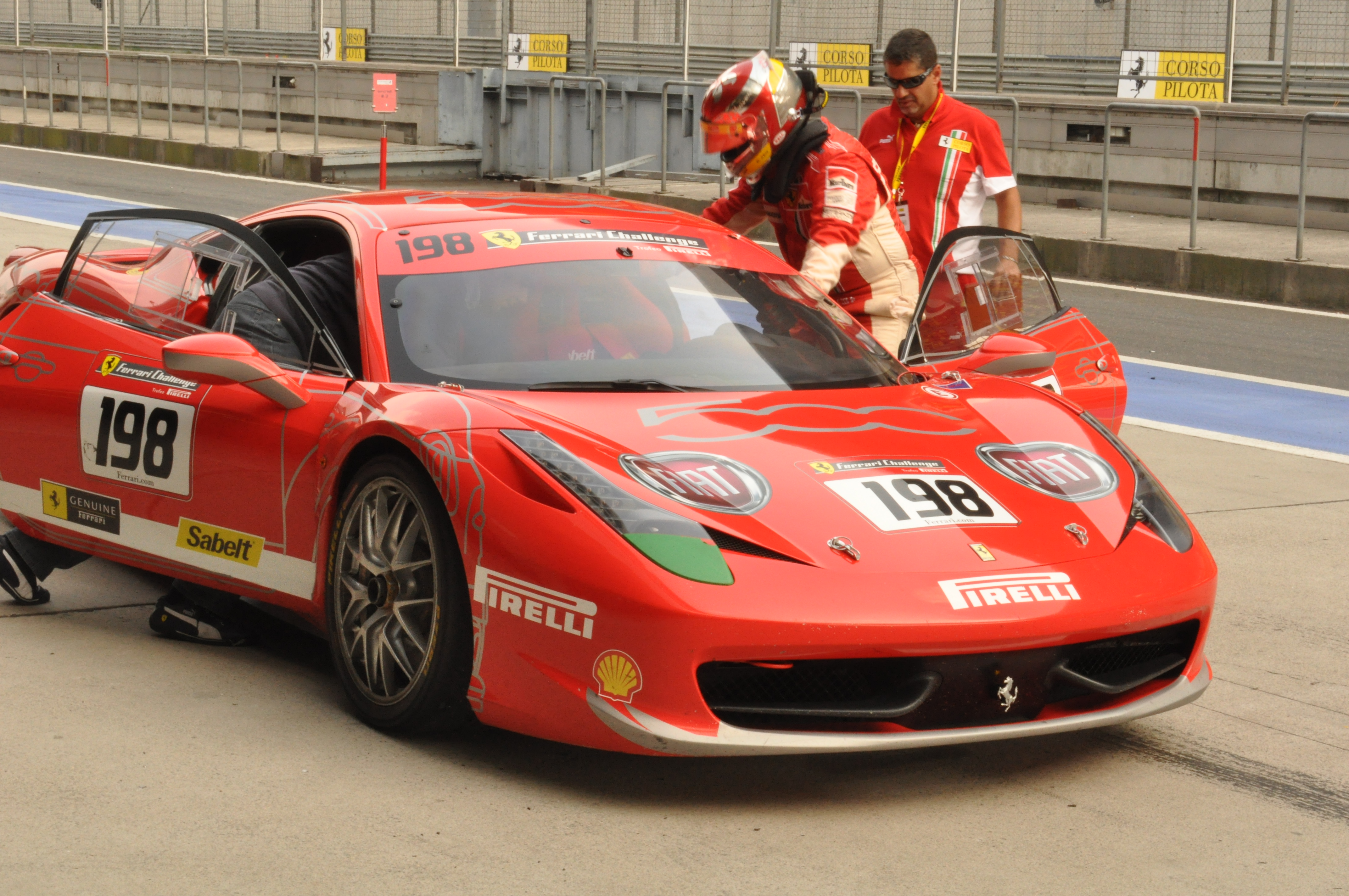 极速驰骋！手机越野车游戏中文版带你体验真实赛车世界