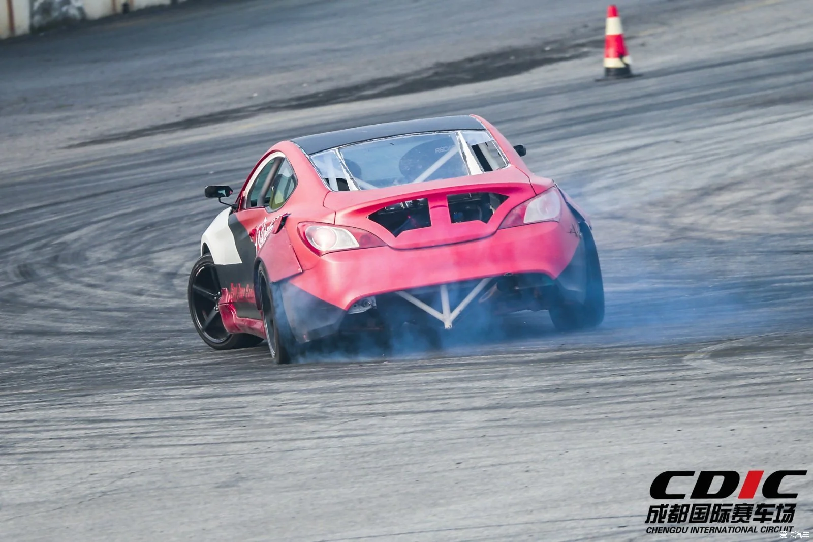 越野车手游下载_手机越野车游戏中文版_越野车游戏真实版