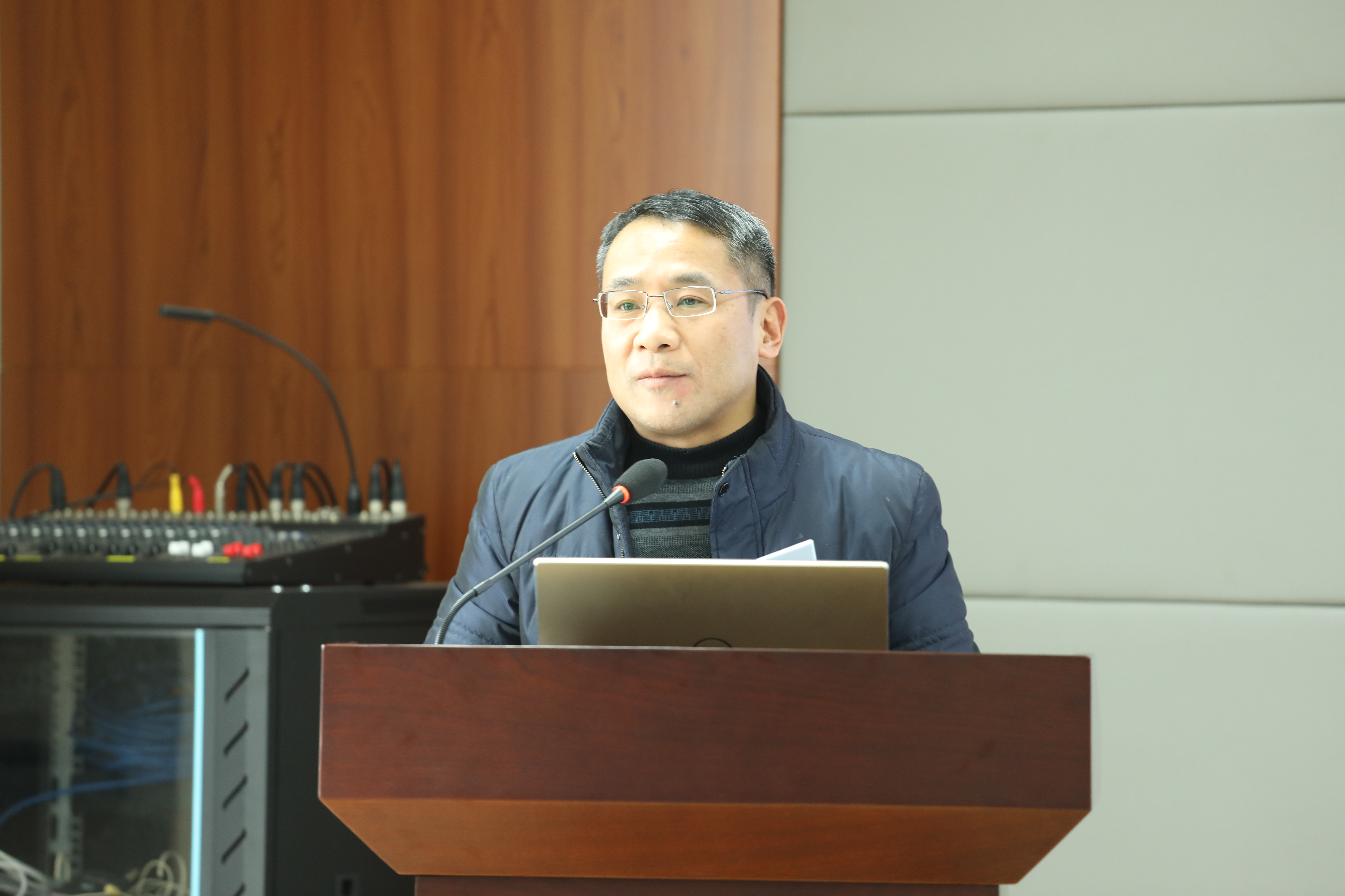 小潮院长图片_院长图片头像_医院院长图片头像
