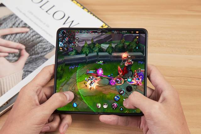 视角飘发手机游戏推荐_手机游戏视角发飘_调整视角的游戏