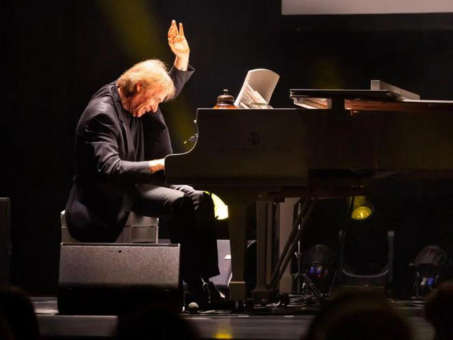 莱姆斯·卢平_莱姆斯卢平搞笑图片_莱姆斯卢平是哪个学院的