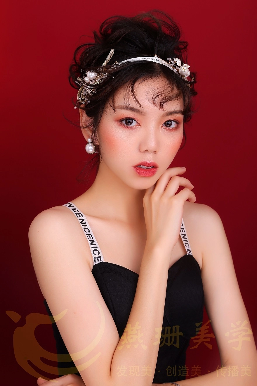 游戏化妆真人手机怎么弄_真人化妆游戏手机游戏_游戏化妆真人手机版