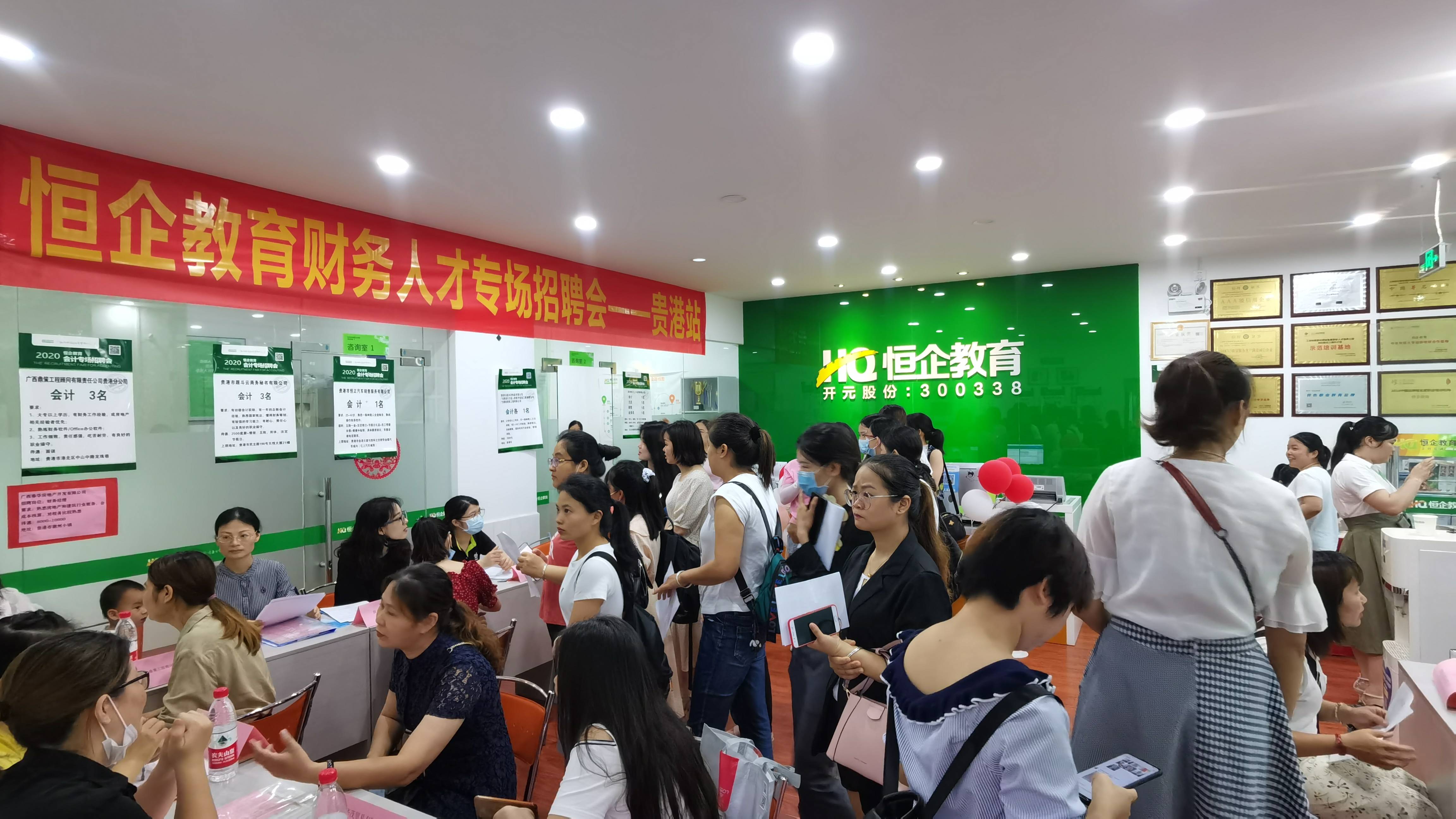 手机游戏黑寡妇_有黑寡妇角色的游戏_黑寡妇游戏叫什么