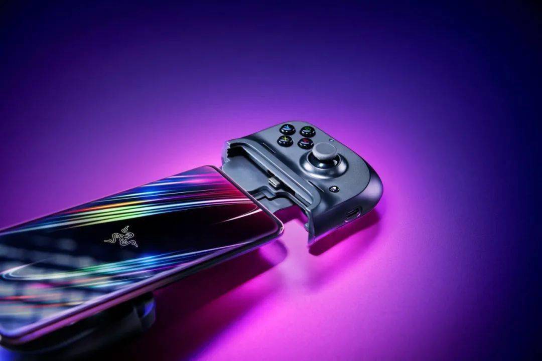 手柄游戏手机_游戏手柄连接手机后怎么用_手机游戏上的游戏手柄