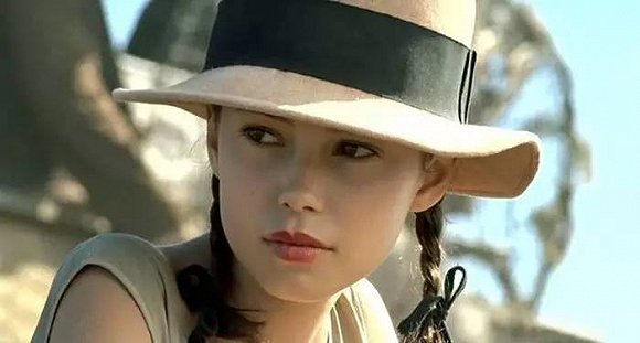 电影白**女-白**女：银幕上的心灵触碰，情感洗礼的经典之作