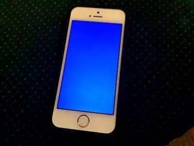 手机玩游戏卡顿黑屏_玩游戏突然卡出黑屏然后变卡_手机玩游戏突然黑了还变卡